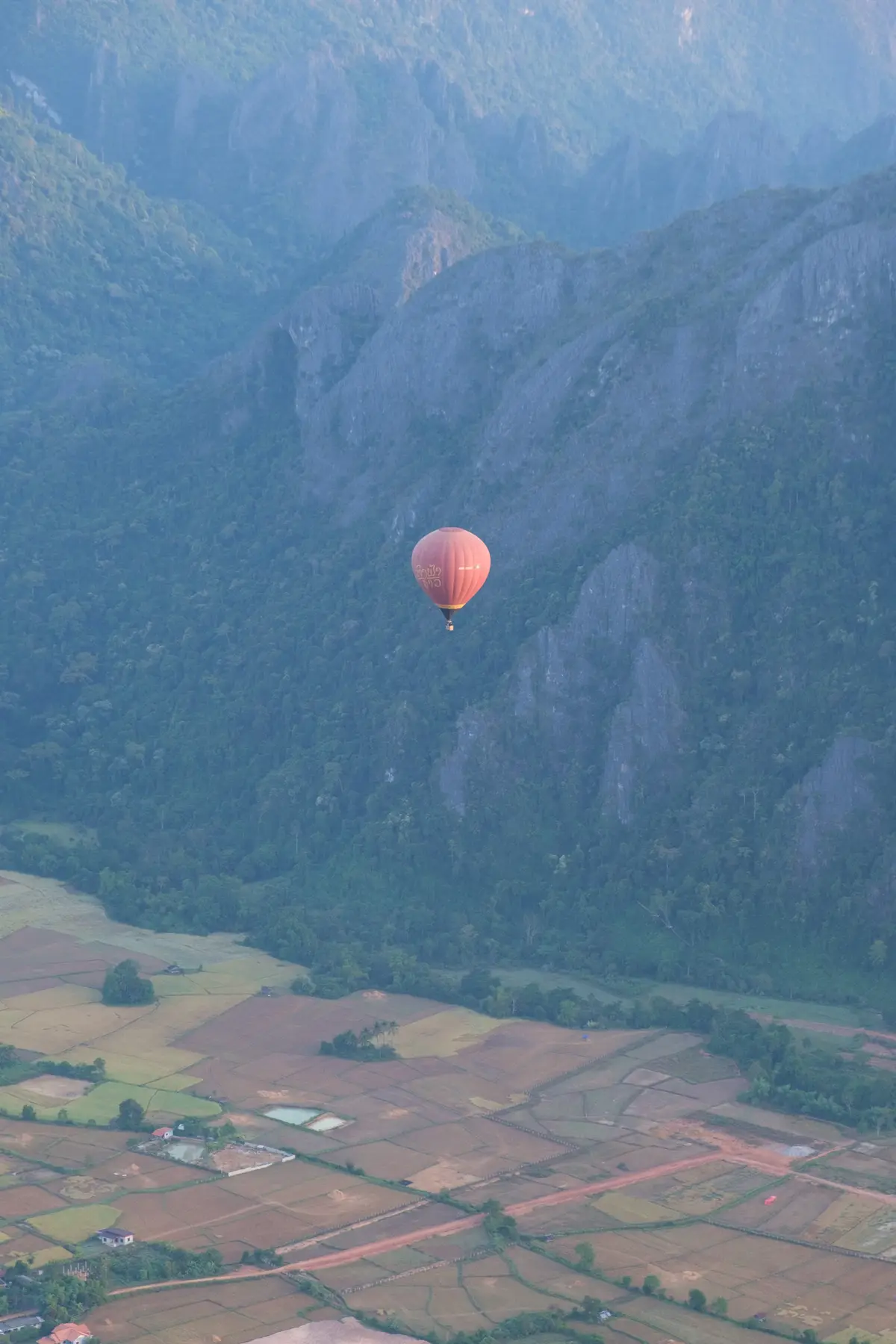 Balloon Flight — Vang Vieng in Laos, photograph 4