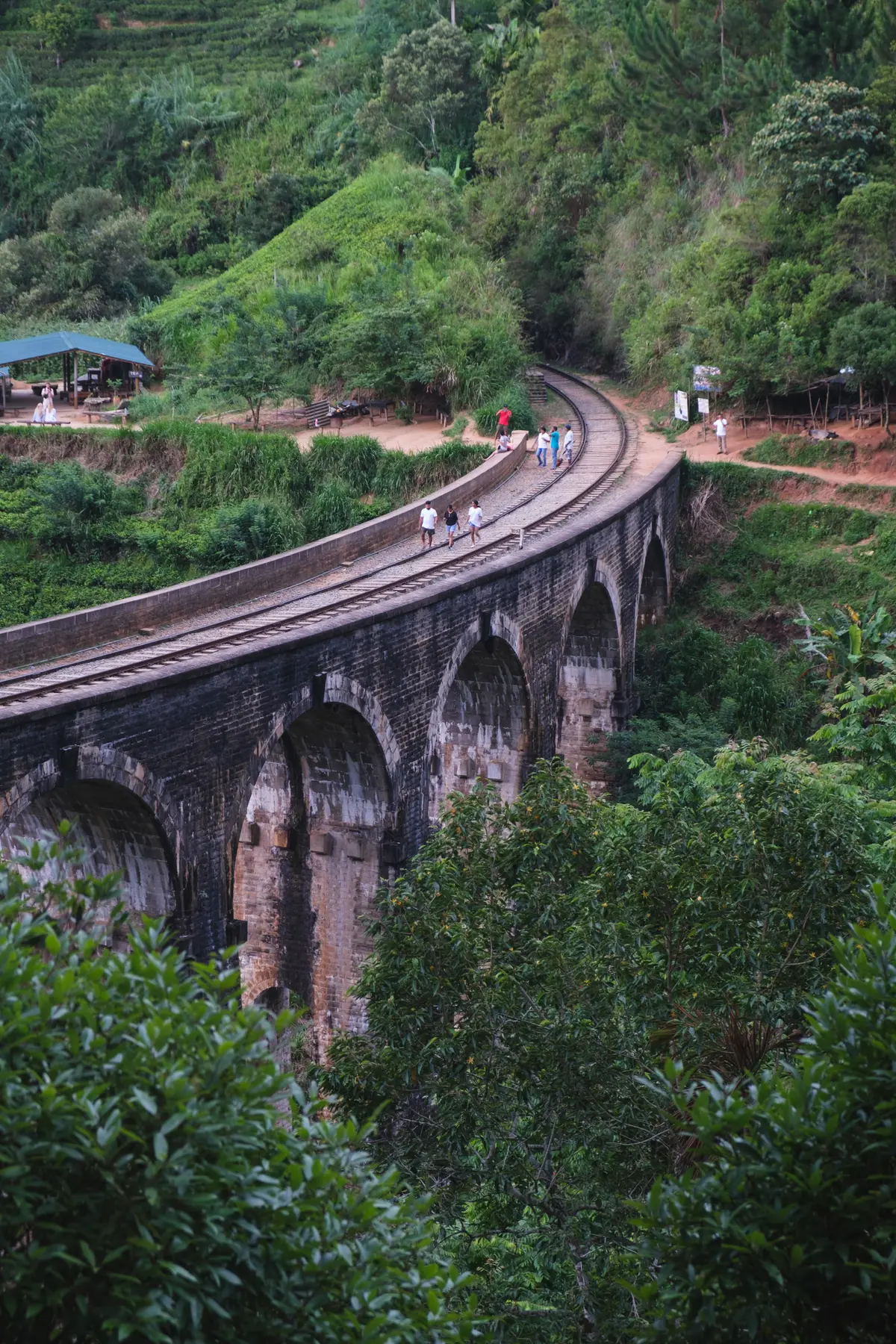 Nine Arch Bridge in Sri Lanka, photograph 2