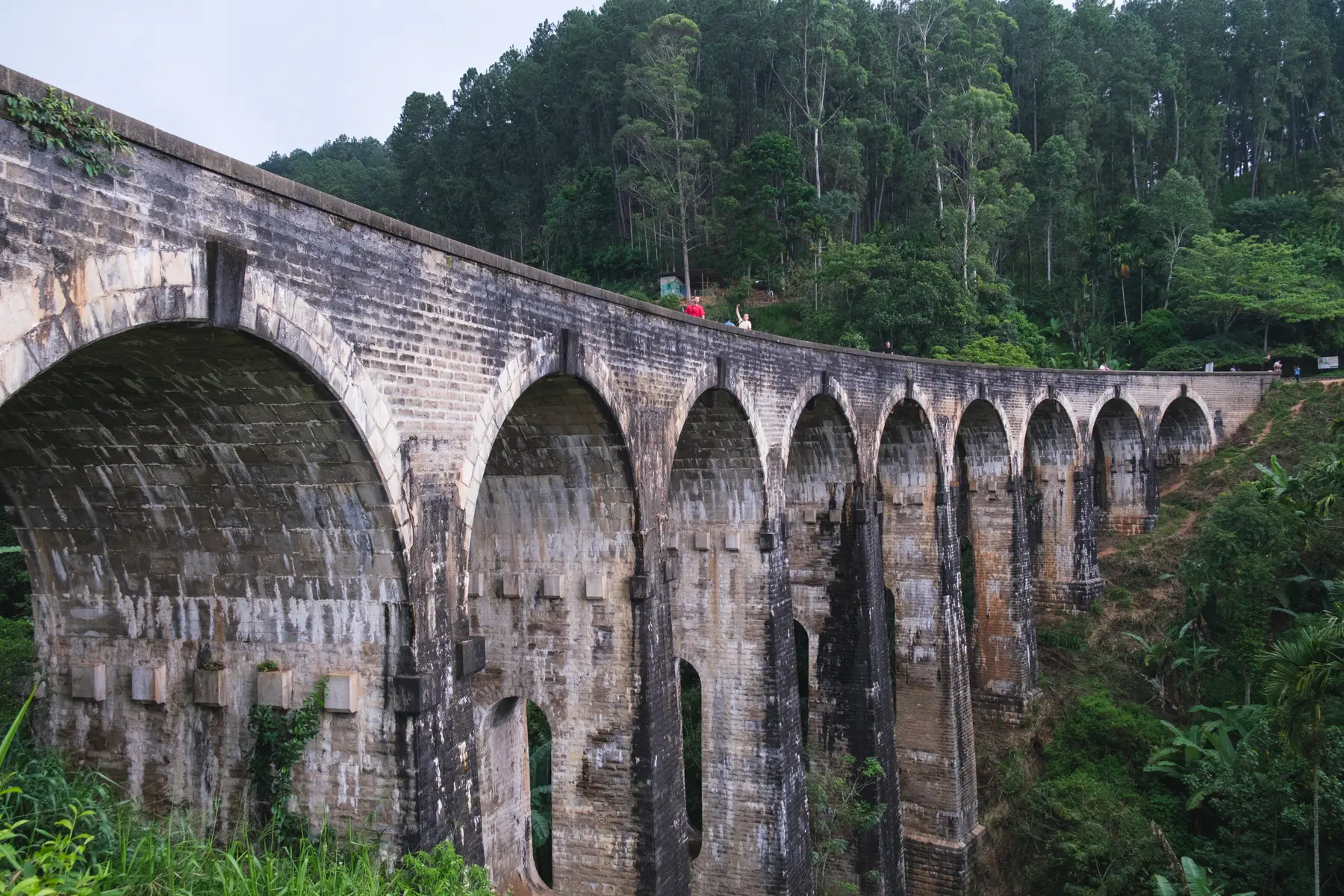 Nine Arch Bridge in Sri Lanka, photograph 3